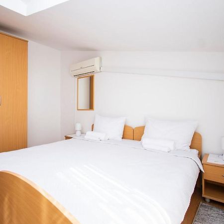 Family Holiday Apartments Lucia โวดีเซ ภายนอก รูปภาพ