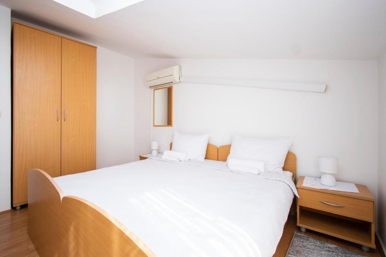 Family Holiday Apartments Lucia โวดีเซ ภายนอก รูปภาพ