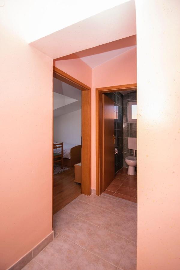 Family Holiday Apartments Lucia โวดีเซ ภายนอก รูปภาพ