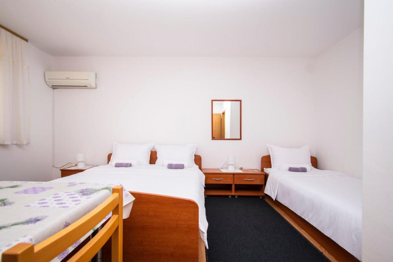Family Holiday Apartments Lucia โวดีเซ ภายนอก รูปภาพ