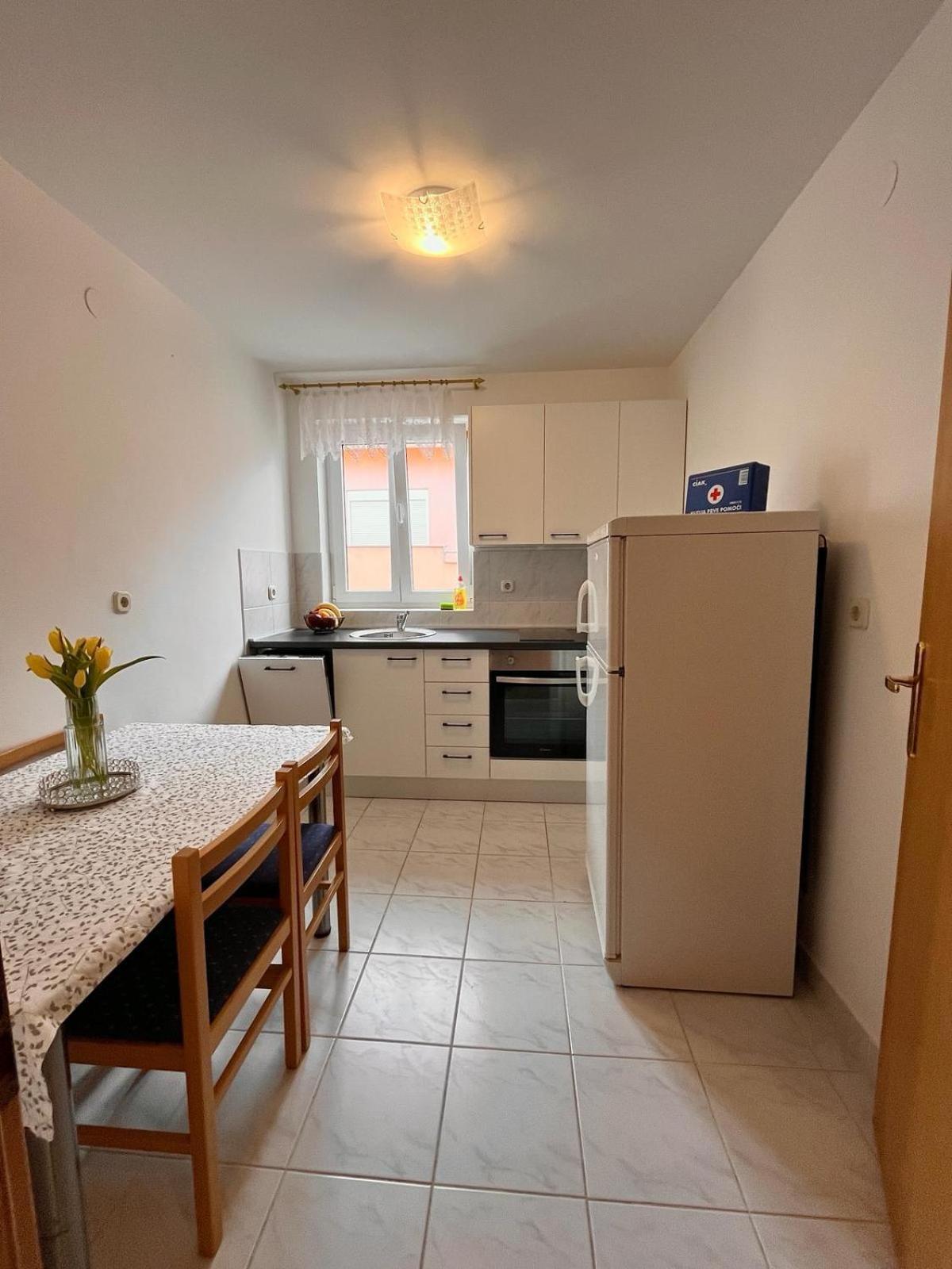 Family Holiday Apartments Lucia โวดีเซ ภายนอก รูปภาพ